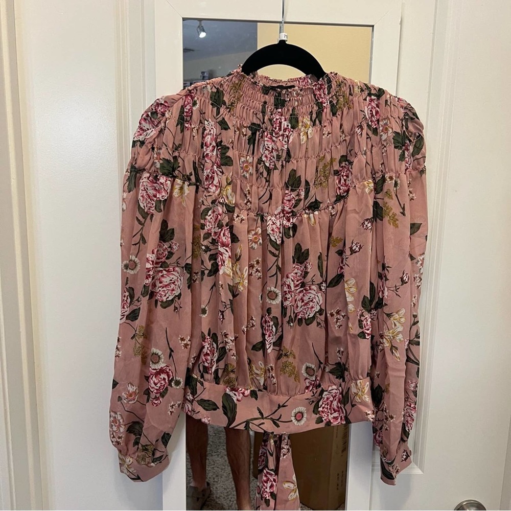 🛍️Bardot Pink Floral Smocked Blouse🛍️